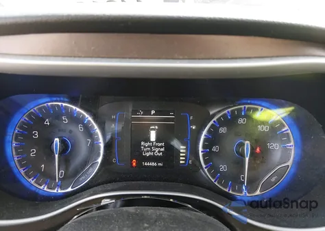 2020 Chrysler Voyager Lx из США, поврежденный, VIN 2C4RC1CG8LR237441